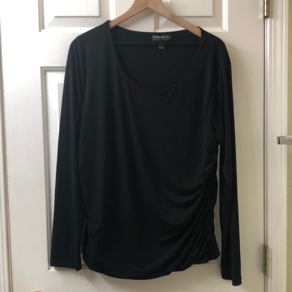 Forever 21 Black Top with Rauched Sides | Women’s Size 3X